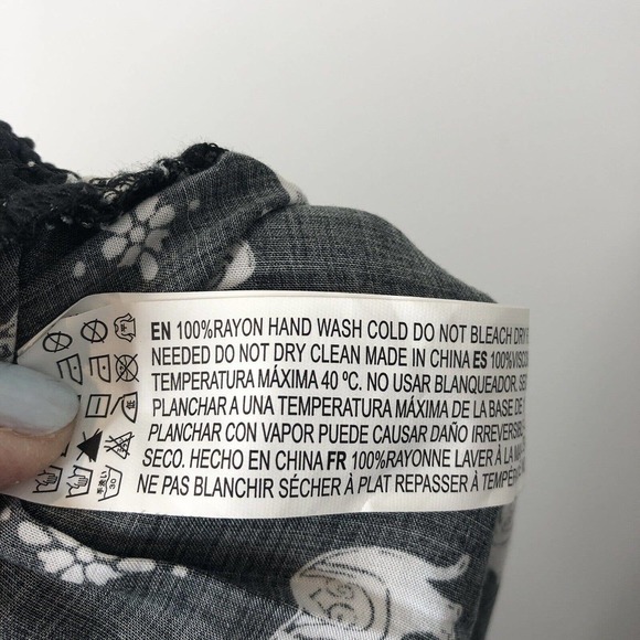 Forever 21 NWT Women's Black and Cream Pull On Pants w/Elephants Size Large - Picture 7 of 7